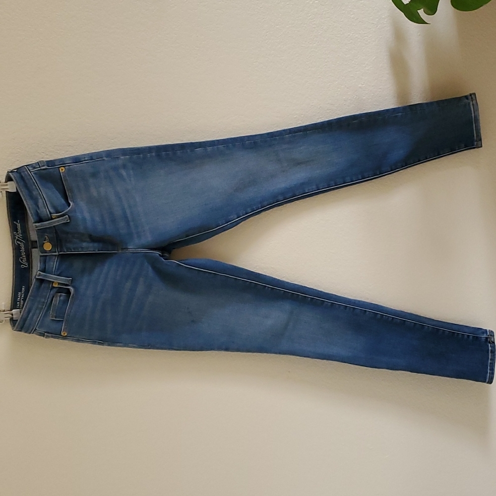 Universal Thread Mid Rise Skinny Jeans Size 4